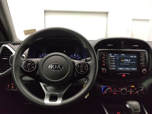 Used 2020 Kia Soul S FWD image 22