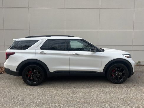 Certified 2023 Ford Explorer ST w/ Equipment Group 401A image 5