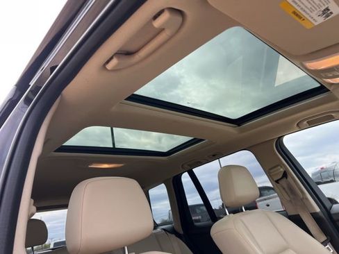 Used 2015 Mercedes-Benz GLK 350 2WD image 38