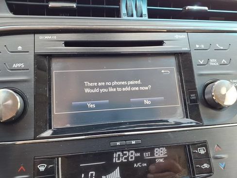 Used 2018 Toyota Avalon XLE Premium FWD image 7