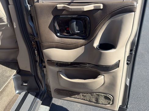 Used 2014 Chevrolet Express 1500 AWD image 31