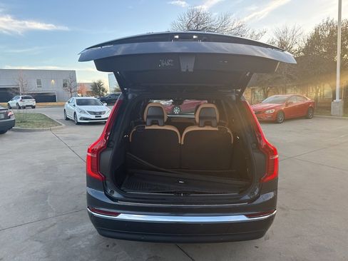 Used 2023 Volvo XC90 B6 Ultimate w/ Protection Package Premier image 7