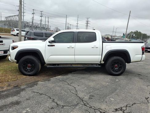 Used 2019 Toyota Tacoma TRD Off-Road image 4