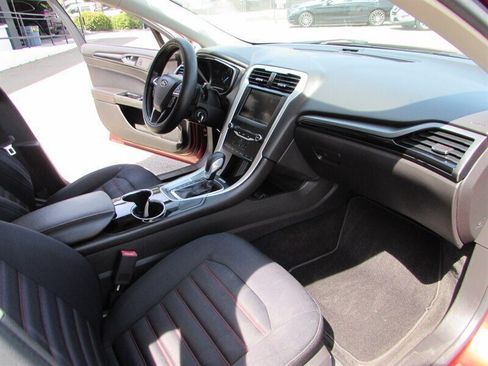 Used 2014 Ford Fusion SE FWD image 30