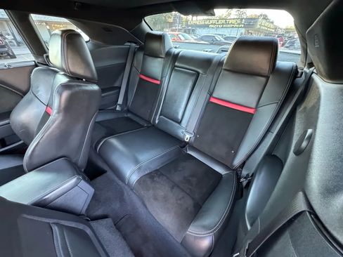 Used 2014 Dodge Challenger SRT8 w/ Harman/Kardon Audio Group image 29