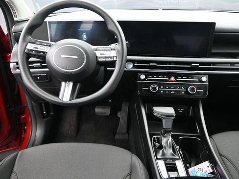 New 2025 Hyundai Tucson SE image 11