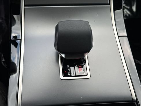 Used 2026 Land Rover Range Rover Velar S AWD/4WD image 23