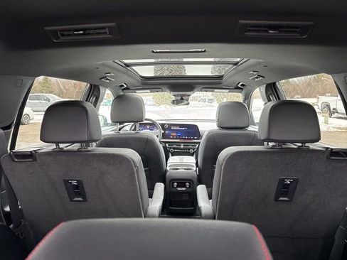 Used 2025 Chevrolet Traverse Z71 w/ Driver Confidence Package image 41