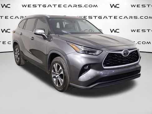 Used 2023 Toyota Highlander XLE FWD image 44