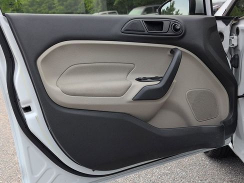 Used 2019 Ford Fiesta SE FWD image 8