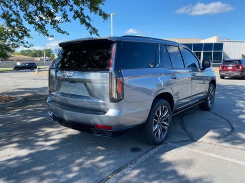 Used 2022 Cadillac Escalade Sport w/ Touring Package AWD/4WD image 7