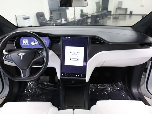 Used 2018 Tesla Model X 100D image 22