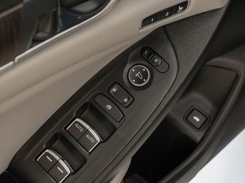 Certified 2018 Honda Accord Touring image 15