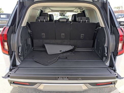 New 2026 Ford Expedition Platinum w/ Driver's Package image 32