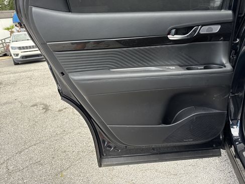 Used 2023 Hyundai Palisade Calligraphy image 42