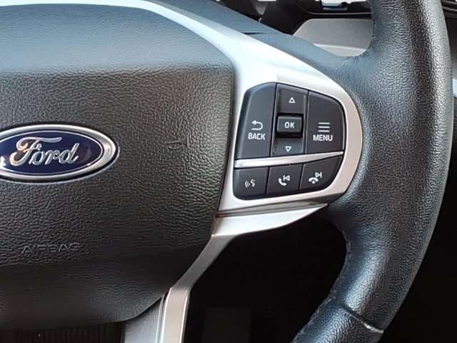 Used 2023 Ford Explorer XLT AWD/4WD image 7