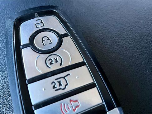 Used 2022 Ford Edge Titanium w/ Equipment Group 301A image 14