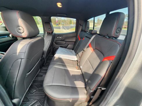 Used 2024 Chevrolet Colorado Z71 w/ Z71 Convenience Package 2 image 9