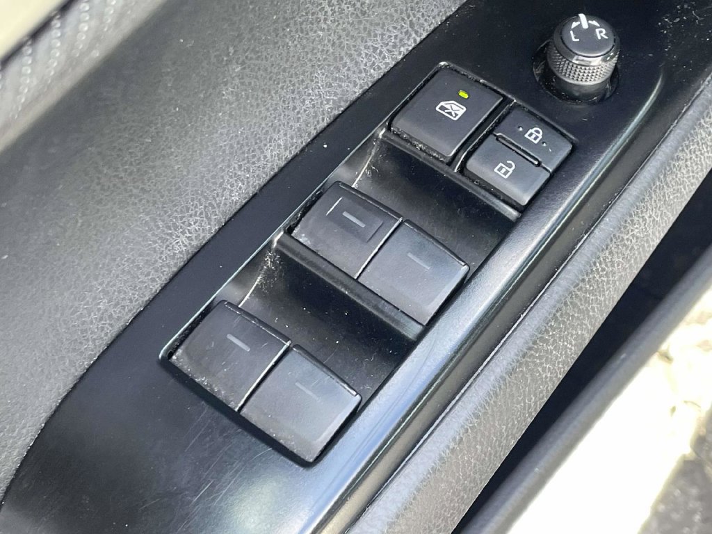 Used 2025 Toyota Camry SE FWD image 16