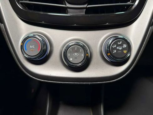 Used 2020 Chevrolet Spark LT image 32