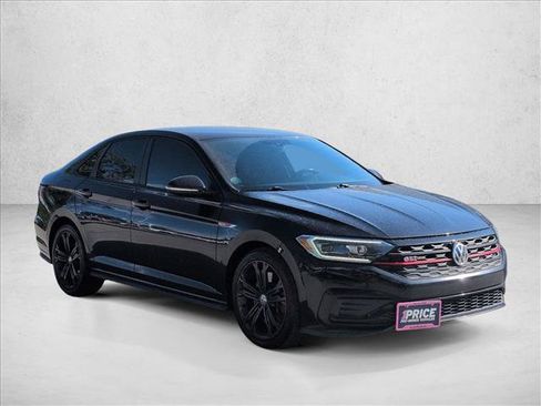 Used 2019 Volkswagen Jetta GLI FWD image 3