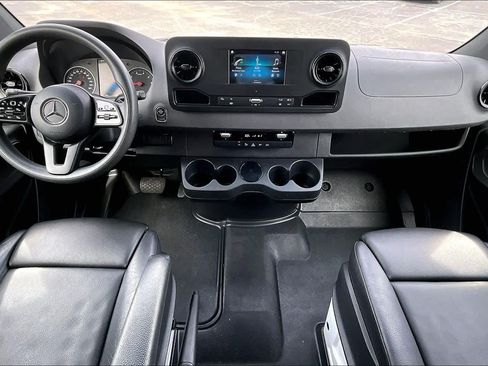 Used 2023 Mercedes-Benz Sprinter 2500 image 16