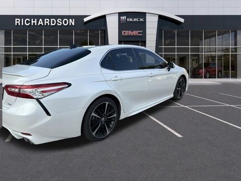 Used 2020 Toyota Camry XSE FWD image 9
