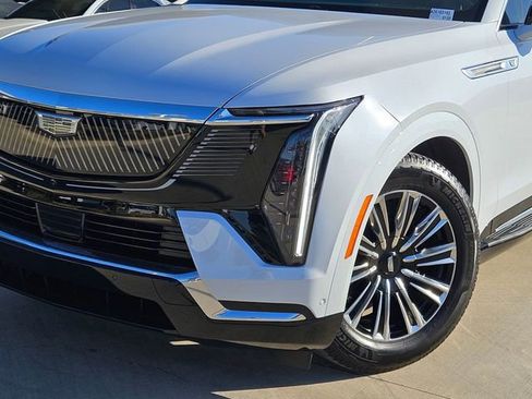 New 2026 Cadillac Escalade IQ Luxury 1 w/ LPO, Floor Liner Package image 7