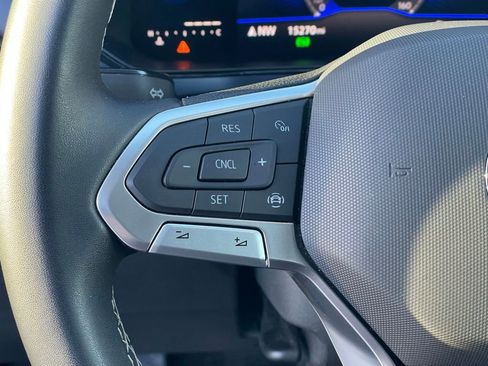 Certified 2022 Volkswagen Taos SE image 12