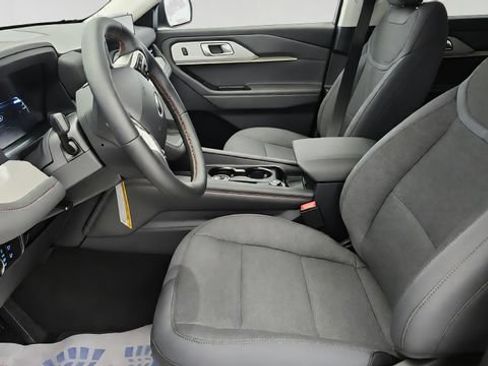 New 2026 Ford Explorer Active AWD/4WD image 10