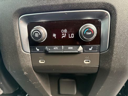 Used 2021 Chevrolet Tahoe Z71 w/ Z71 Signature Package image 22