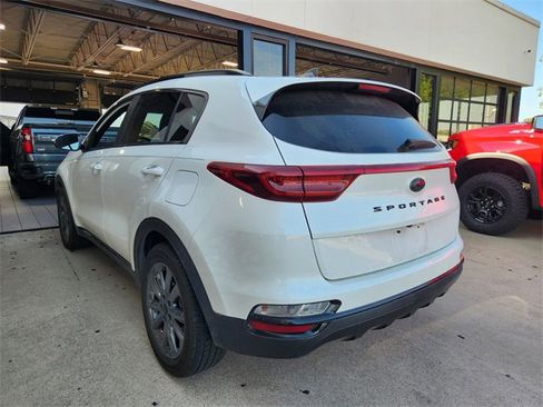 Used 2021 Kia Sportage S w/ S FWD Premium Package image 4