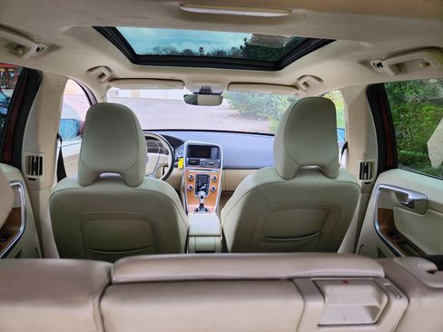 Used 2015 Volvo XC60 T5 Premier FWD image 9