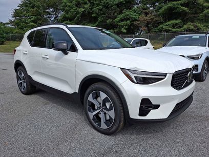 New 2026 Volvo XC40 B5 Plus w/ Protection Package Premier