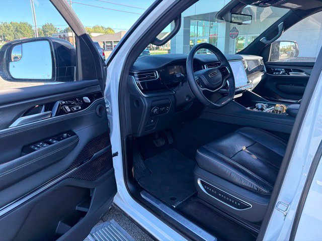 Used 2024 Jeep Grand Wagoneer Series II Obsidian w/ Quick Order Packagew 28T AWD/4WD image 34