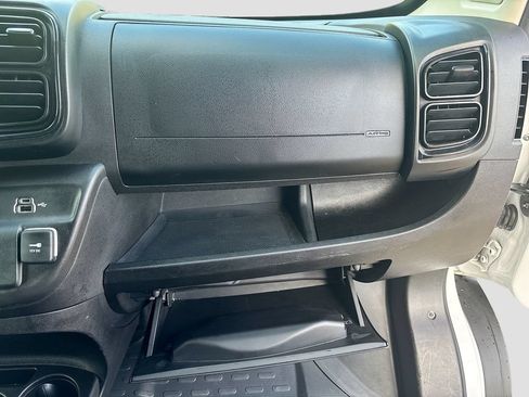Used 2025 RAM ProMaster 2500 w/ Convenience Group FWD image 24