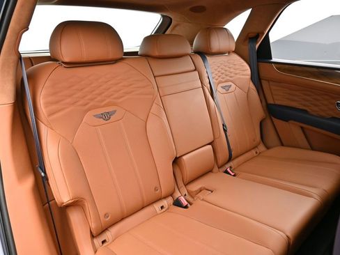 Certified 2024 Bentley Bentayga Azure image 31
