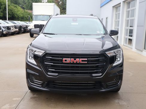 Used 2024 GMC Terrain SLE w/ Driver Convenience Package AWD/4WD image 5