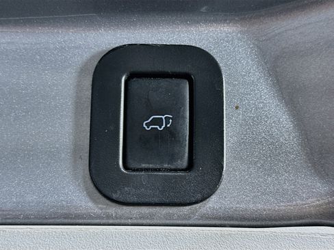 Used 2016 Toyota Sienna XLE w/ XLE Navigation Package FWD image 29