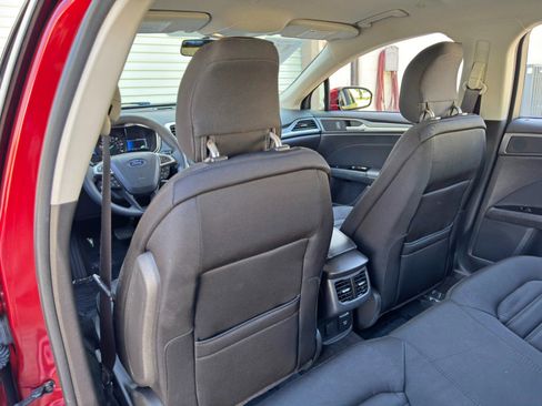 Used 2013 Ford Fusion SE FWD image 29