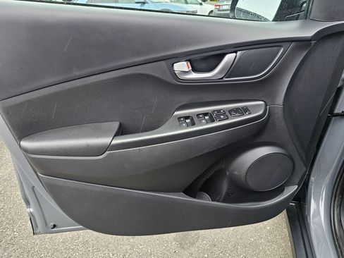 Used 2023 Hyundai Kona SE FWD image 22