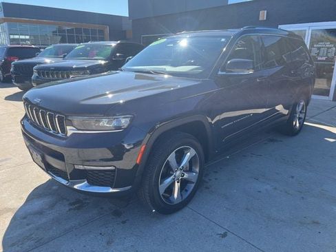 Certified 2022 Jeep Grand Cherokee L Limited AWD/4WD image 3