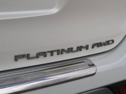 Used 2021 Toyota Highlander Platinum image 8
