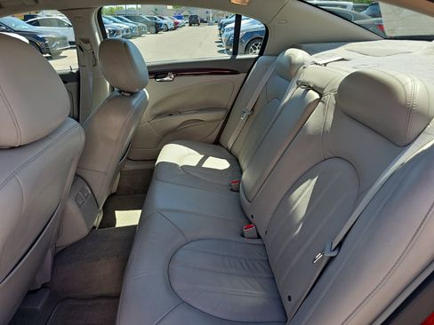 Used 2011 Buick Lucerne CXL FWD image 17