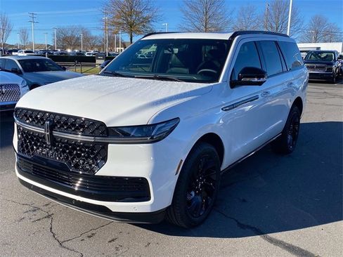 New 2025 Lincoln Navigator Reserve w/ Jet Appearance Package image 3