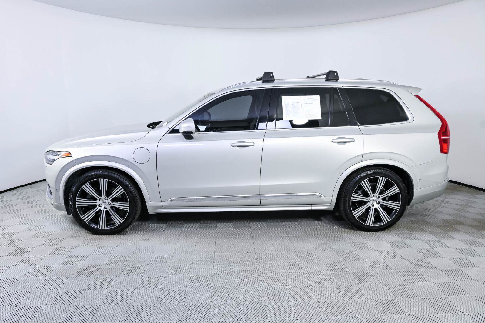 Used 2022 Volvo XC90 T8 Inscription w/ Advanced Package AWD/4WD image 2