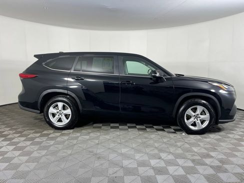 Used 2023 Toyota Highlander L image 5