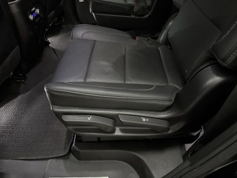 Used 2024 GMC Yukon Denali image 17