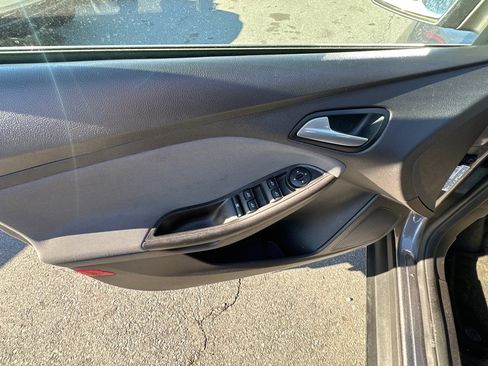 Used 2014 Ford Focus SE image 10