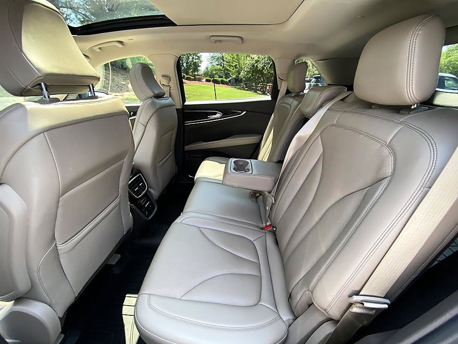 Used 2022 Lincoln Nautilus Reserve FWD image 12